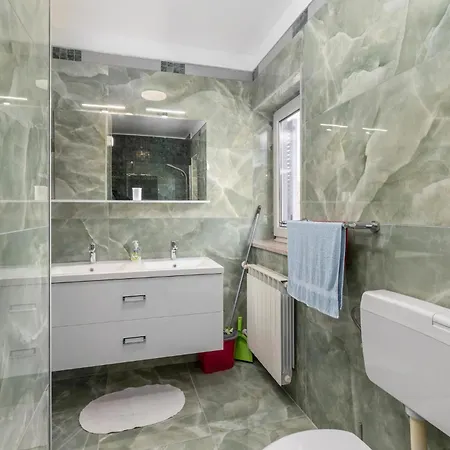 2 Bedroom Lovely In Lejlighed *