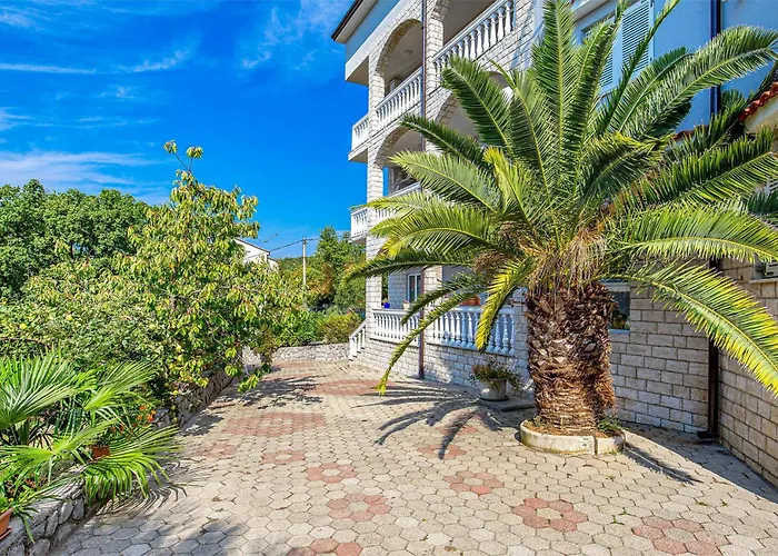2 Bedroom Lovely In *