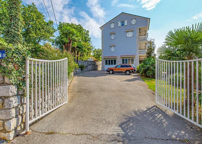2 Bedroom Lovely In * 리예카