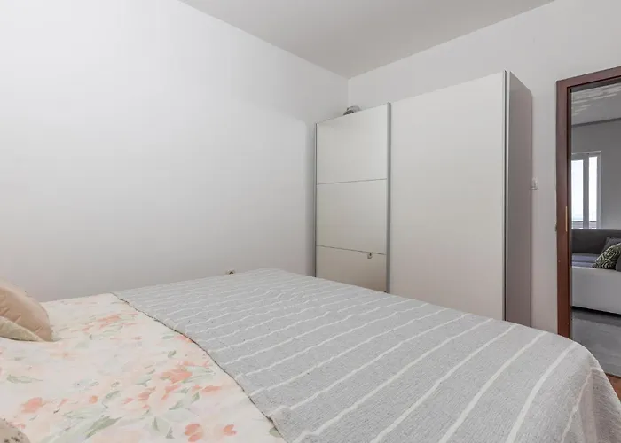 2 Bedroom Lovely In 리예카
