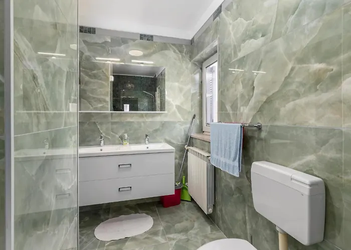 2 Bedroom Lovely In 아파트 *