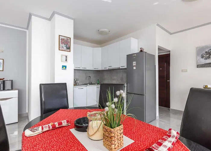 Apartament 2 Bedroom Lovely In